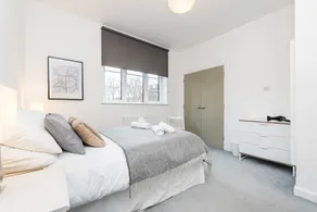 Vibrant Vauxhall Apartments - Image 4