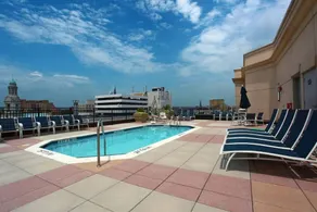 Bluebird Suites in the Heart of DC - Image 4