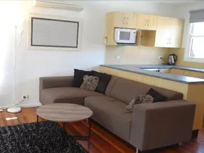 Lakeside Getaway - Image 2