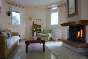 4 Bedroom Family Friendly Home - Image 3