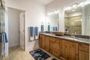 Seagate: Starboard~coos Bay~premiere Property - Image 3