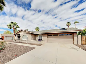 Posh 4br W/ Pool Oasis 4 Bedroom Home - Image 5