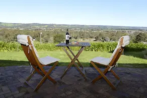 131 Your Vineyard Home in the heart of the Vale - Image 4