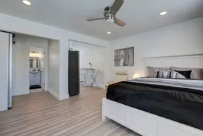B2 Modern and Contemporary Home Next to Beach Sand With AC - Image 2