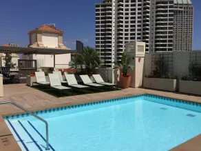 H2 Gorgeous Downtown San Diego 1 Bedroom Upstairs Bedroom Loft - Image 5