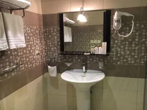 RAK Hotel Apartments - Image 5