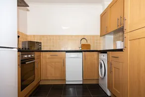 Alexander Apartments Newcastle - Image 2