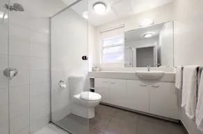 Albert Park Apartments - Image 5