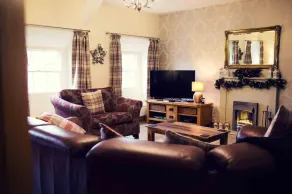 Apartment 25B - Image 2