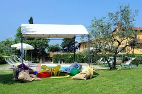 Apartment with 2 bedrooms in Castelfranco Piandisco with shared pool and furnished terrace - Image 2
