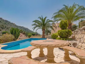 6-p Villa in the Right Place With an Amazing View, Swimming Pool and Terraces - Image 4