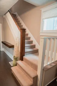Beautiful 3 Bedroom Home Near Downtown - Image 4