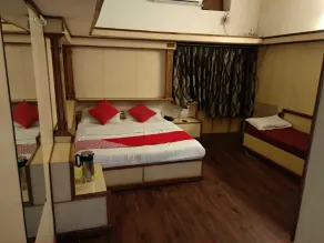 Hotel Lasa Inn - Image 2