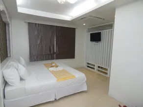 Fluke Residence - Image 2