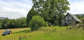 Nant yr Onnen B&B and Ysgubor Holiday Cottage - Image 3
