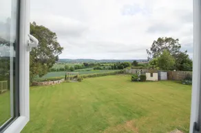 Stay At No 2 - Image 5