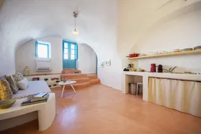 Santorinio Yellow House - Image 3