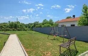 Stunning Home in Vodnjan With Outdoor Swimming Pool, Wifi and 3 Bedrooms - Image 2