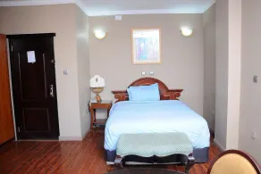 Holly Wood Hotel - Image 3