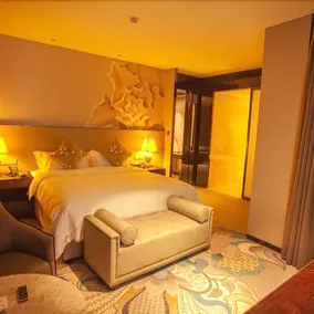 Huaihua Peninsula International Hotel - Image 2