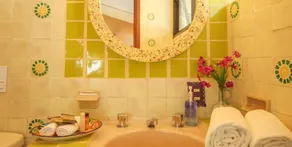 Private Suite in Upscale Boutique Hotel - Image 4