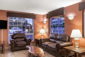 Super 8 by Wyndham Gresham/Portland Area OR - Image 2