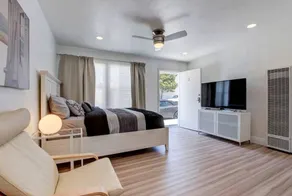 B2 Modern and Contemporary Home Next to Beach Sand With AC - Image 3