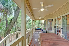 Spacious 5br Overlooking Lagoon 5 Bedroom Home - Image 2