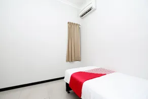 SPOT ON 1800 Ed Ed Residence - Image 3
