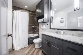 Locale Dallas - Victory Park - Image 2