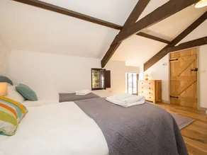 Plush Holiday Home in Tavistock with Garden near Swim Center - Image 2