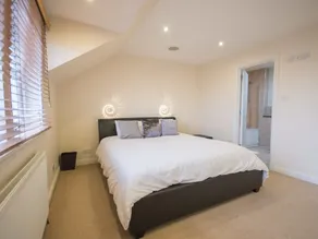 Crown Luxury Serviced Apartments - Image 2