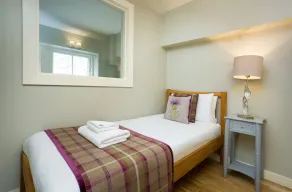 Nicolson Apartments - Image 2