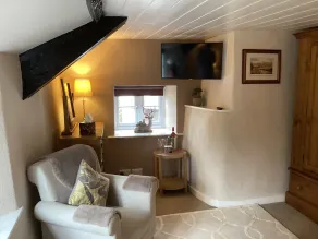 The Snuggery a Cosy Country Cottage - Image 3