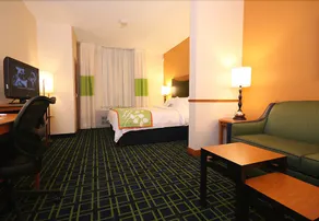 Fairfield Inn and Suites White River Junction - Image 2