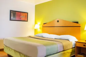 Apache Inn - Image 5