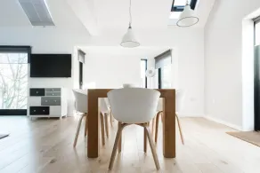 The Cliffside Loft - Distinctly Modern 3BDR Riverside Home - Image 3