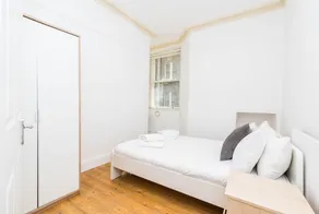 Super Exclusive 3 Bedroom Flat Heart of Chelsea - Image 5