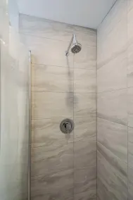 Luxurious 3 Bedroom Brand NEW Town House - Image 4