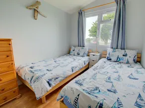 Spacious Chalet in Saint Merryn With Garden - Image 5