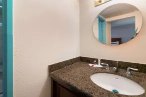 Howard Johnson by Wyndham Atlanta College Park - Image 5