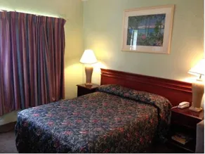 Deluxe Inn Motel - Homestead - Image 5
