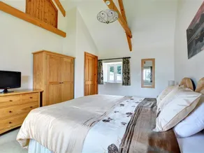 Former Farmhouse in Beautiful Landscape With two En-suite Bathrooms - Image 2