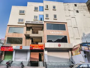 OYO Flagship 18341 Metro International - Image 3
