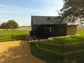 Rustic 1-bed holiday home in Suffolk countryside - Image 5