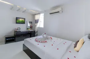Cosy Hotel - Image 4