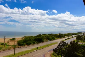 Apartamento frente a playa Mansa - Image 3
