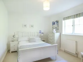 Rainbows End House - Image 4