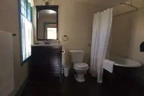 The Evergreen Inn - Image 2