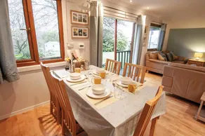 Merlins Cabin - 2 Bedroom Cabin - Blaen Cedi Farm - Penclawdd - Image 2